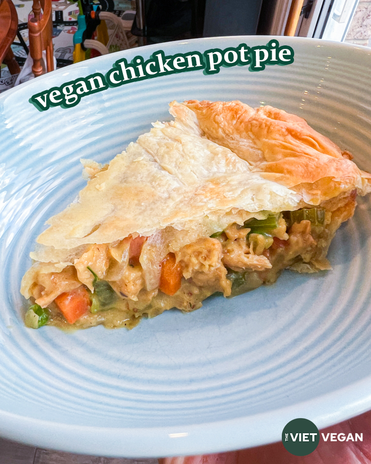 vegan-chicken-pot-pie-slice