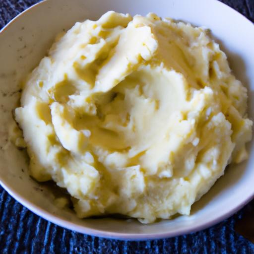 Fluffy Vegan Mashed Potatoes: Creamy Comfort Without Dairy